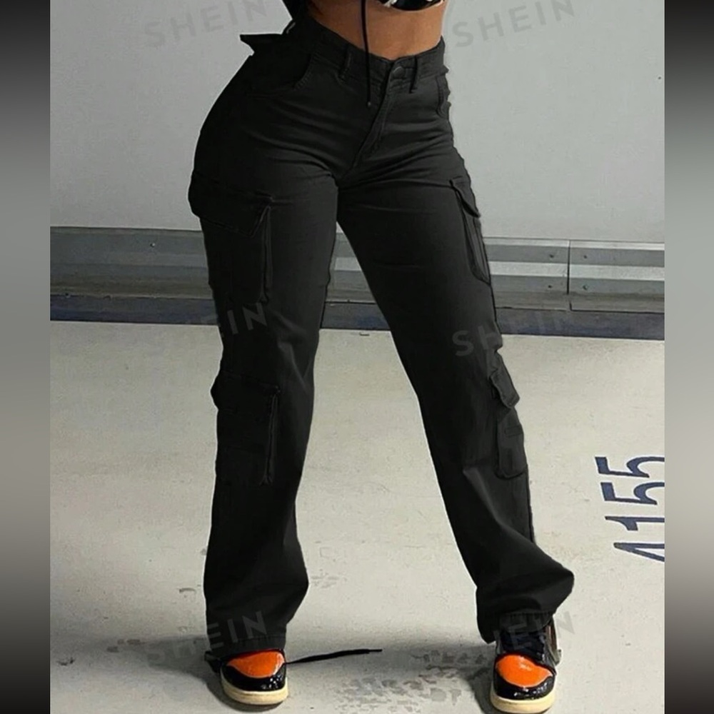 black Solid Flap Pocket Cargo Jeans
